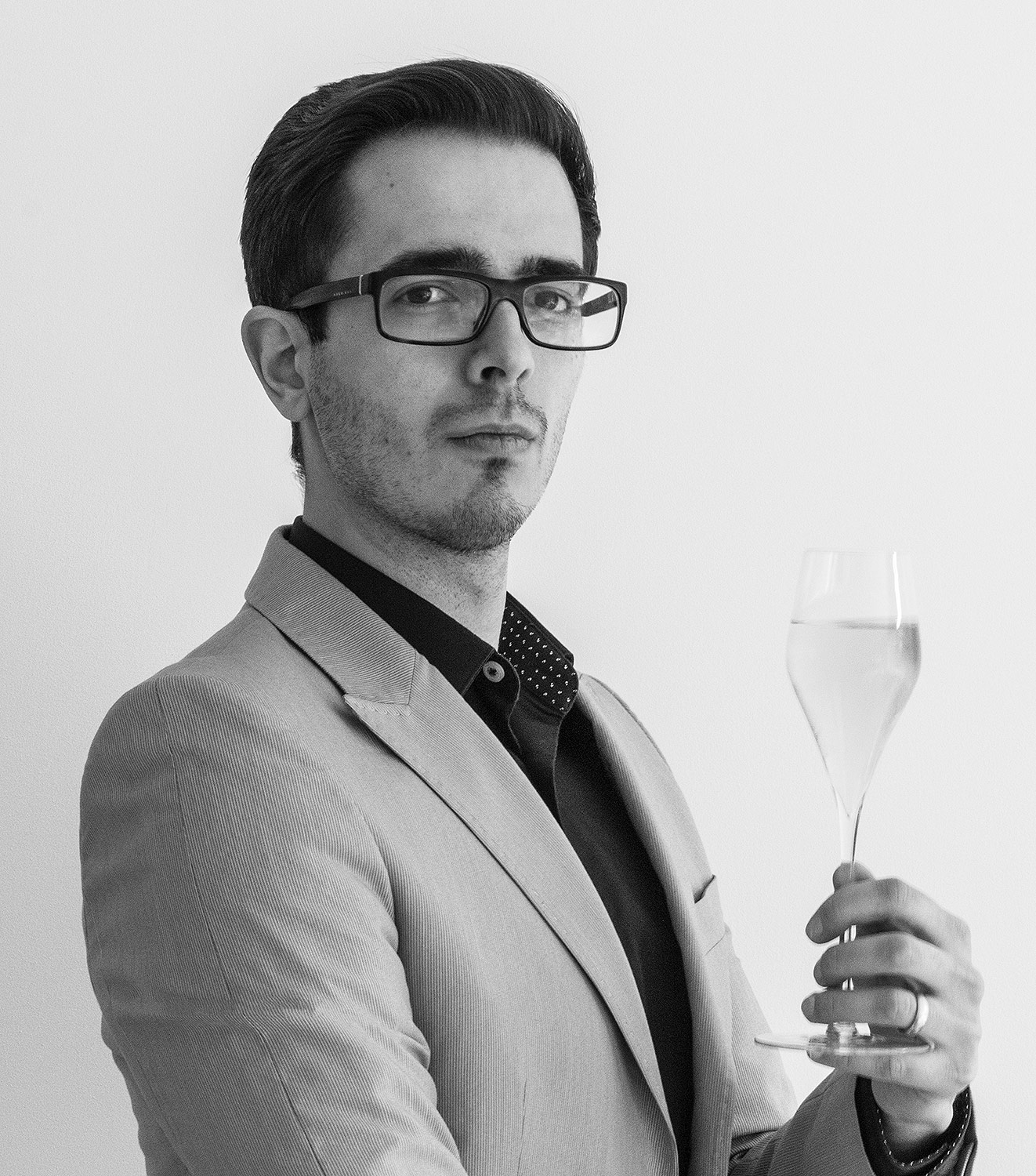 You are currently viewing A glass of wine with John Mobbs